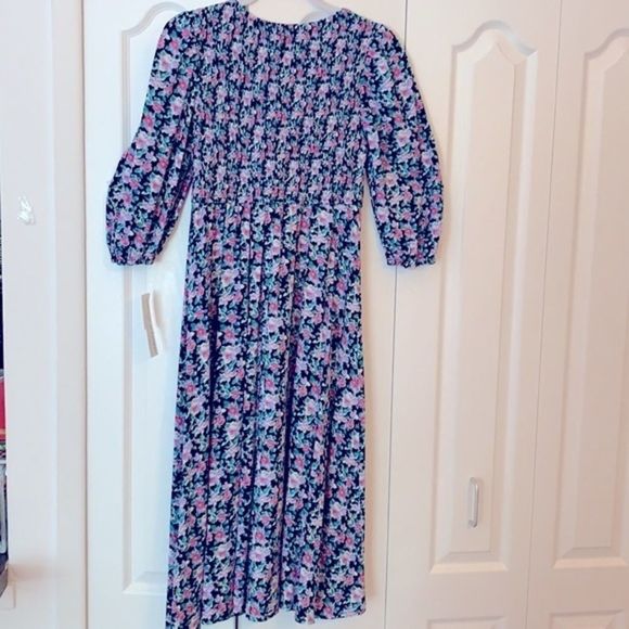 Modest Floral Midi Dress - Picture 6 of 8